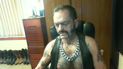 leathergreaser online show from December 11, 8:49 pm