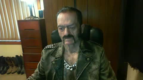 leathergreaser online show from December 19, 7:07 pm