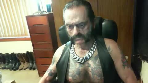 leathergreaser online show from December 7, 8:11 am