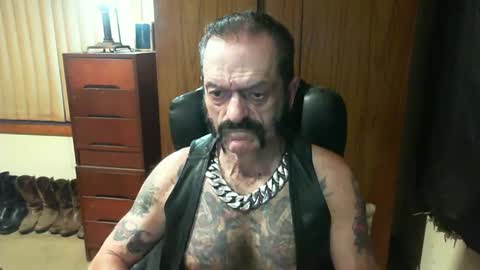 leathergreaser online show from January 22, 6:52 pm