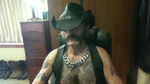 leathergreaser online show from September 25, 1:59 am