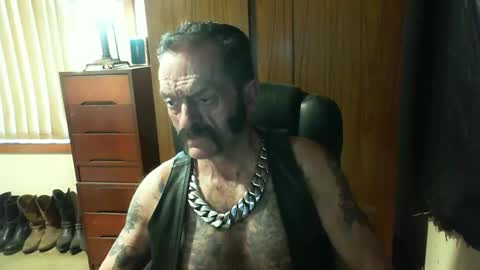 leathergreaser online show from December 26, 8:28 am