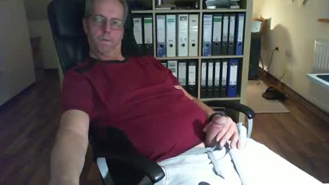 Snapshot of lefti27 chatting on September 20, 8:53 pm Dave online show from September 20, 8:53 pm