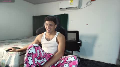 Snapshot of lei_77 chatting on January 21, 9:15 pm Lei online show from January 21, 9:15 pm