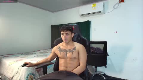 Snapshot of lei_77 chatting on February 11, 3:29 am Lei online show from February 11, 3:29 am