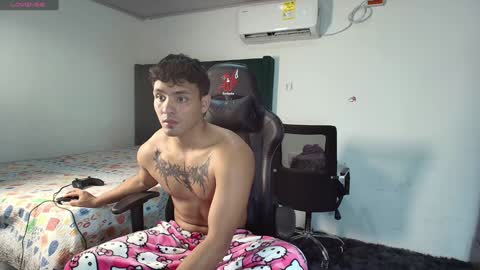 Snapshot of lei_77 chatting on January 24, 6:25 pm Lei online show from January 24, 6:25 pm
