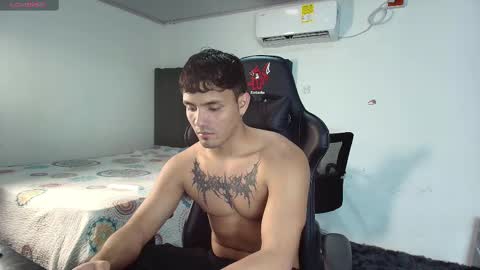 Snapshot of lei_77 chatting on February 9, 10:00 pm Lei online show from February 9, 10:00 pm