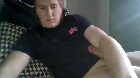 lenewton2004 online show from March 1, 10:10 pm