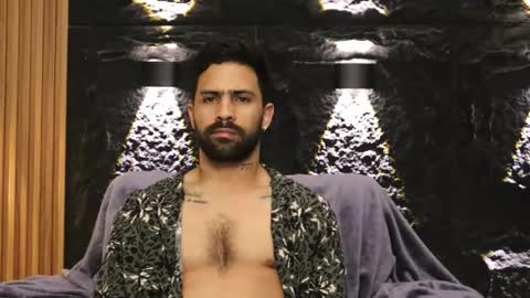 Leo  Diaz online show from March 7, 4:32 am