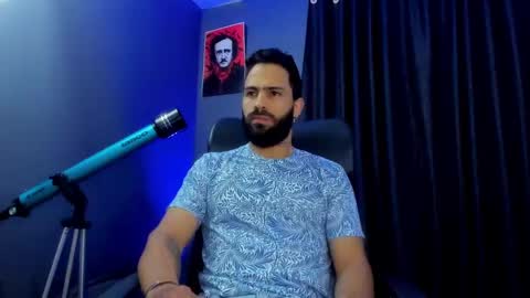 Leo  Diaz online show from December 22, 6:37 pm