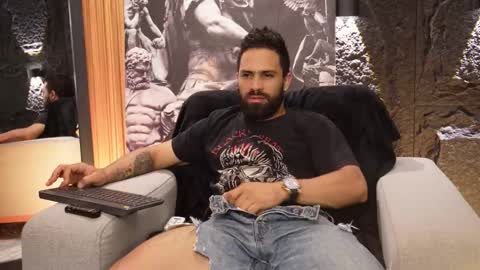 Leo  Diaz online show from September 24, 2:00 am