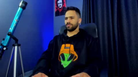 Leo  Diaz online show from February 16, 11:05 pm