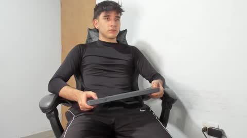 Leo Jones online show from October 26, 10:45 pm