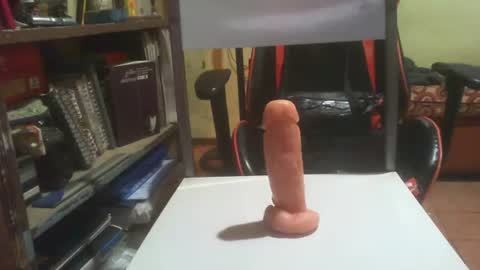 leoloquillo online show from May 22, 2:05 am