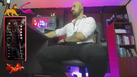 Leon online show from September 15, 10:00 pm