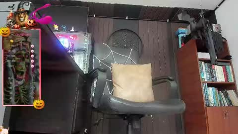 Leon online show from October 16, 1:52 pm