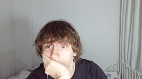 Leon online show from May 7, 9:48 pm