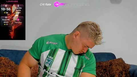 Snapshot of leon_ssmoron chatting on January 20, 10:29 am Leon Smoron online show from January 20, 10:29 am