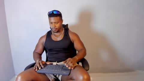Leandro jones online show from June 3, 1:40 am