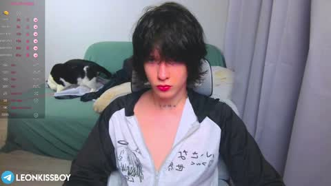 leonkissboy online show from March 30, 5:36 pm