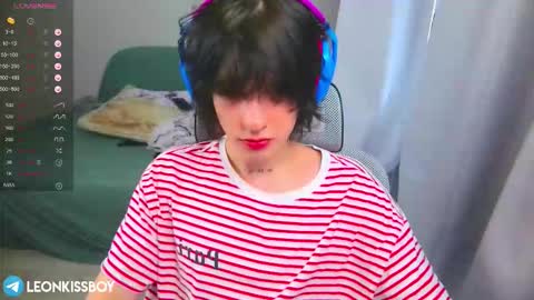 leonkissboy online show from March 27, 8:26 am