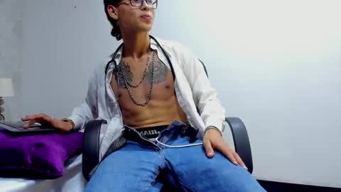 Liam Adamms online show from February 3, 8:25 pm