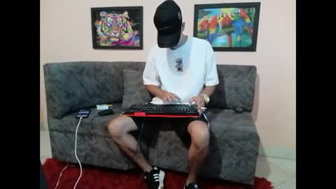Snapshot of liam_andres12 chatting on September 15, 10:11 pm Andres online show from September 15, 10:11 pm