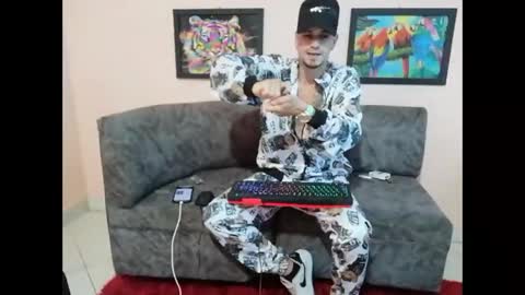 Snapshot of liam_andres12 chatting on September 18, 9:50 pm Andres online show from September 18, 9:50 pm