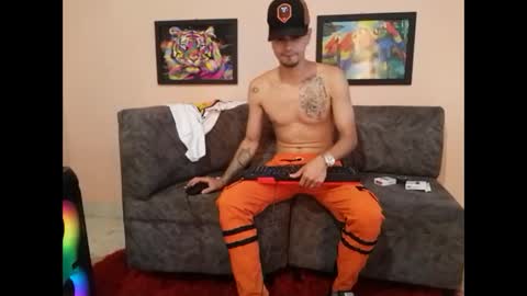 Snapshot of liam_andres12 chatting on September 11, 9:47 pm Andres online show from September 11, 9:47 pm