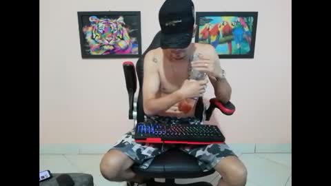 Snapshot of liam_andres12 chatting on October 9, 10:14 pm Andres online show from October 9, 10:14 pm