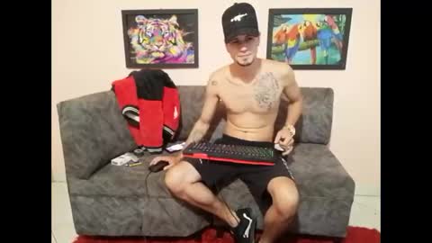 Snapshot of liam_andres12 chatting on September 19, 10:20 pm Andres online show from September 19, 10:20 pm