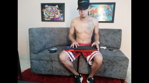 Snapshot of liam_andres12 chatting on September 10, 9:35 pm Andres online show from September 10, 9:35 pm
