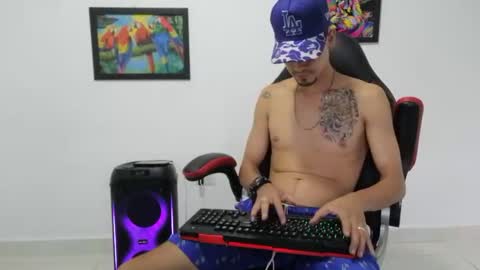 Snapshot of liam_andres12 chatting on October 18, 10:15 pm Andres online show from October 18, 10:15 pm