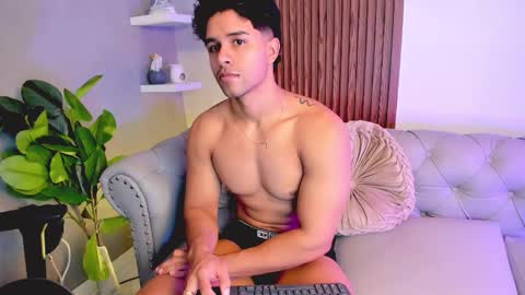 Liam Collins online show from November 18, 11:58 am