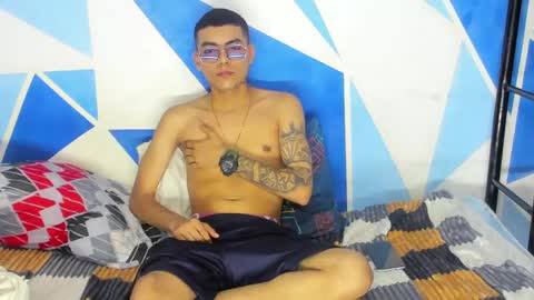 liam_damon online show from May 20, 7:09 pm