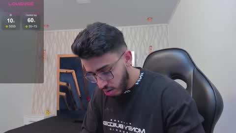 LIAM KLEIN online show from December 22, 11:29 am