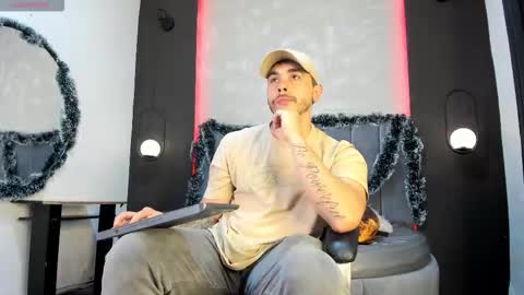 Liam online show from December 19, 7:22 pm