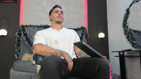 Liam online show from December 3, 11:22 pm