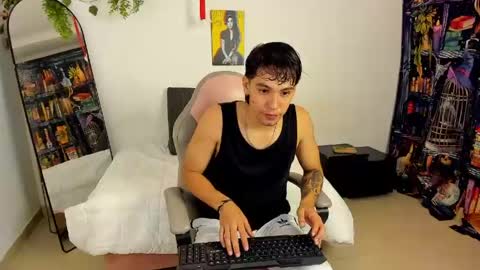 liamxul online show from May 7, 6:52 pm