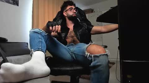 Liam online show from February 6, 8:00 am