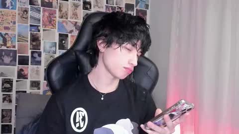 Snapshot of liamelf chatting on September 24, 7:18 am Liam online show from September 24, 7:18 am