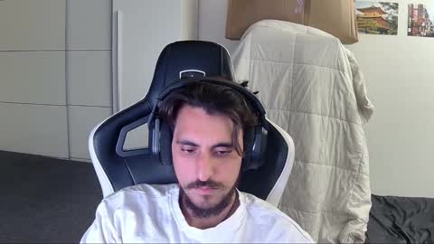 Snapshot of liamriddley chatting on November 2, 2:16 am liamriddley online show from November 2, 2:16 am