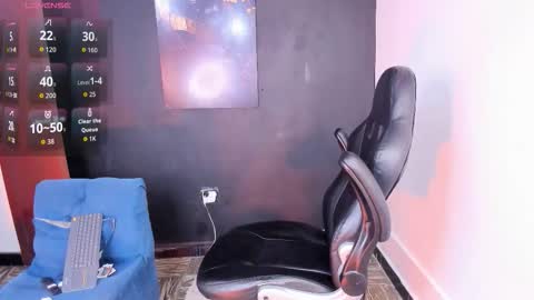 liamvibes212 online show from February 4, 1:28 pm