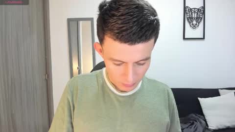 Snapshot of lian_eathan chatting on October 17, 10:47 pm lian_eathan online show from October 17, 10:47 pm