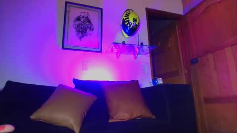 Lian Oconner online show from February 6, 12:51 am