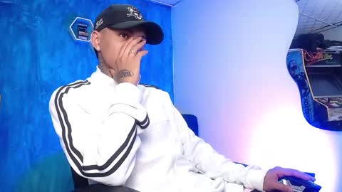 Snapshot of liiaam_lee_ chatting on January 10, 12:47 pm Daniel online show from January 10, 12:47 pm