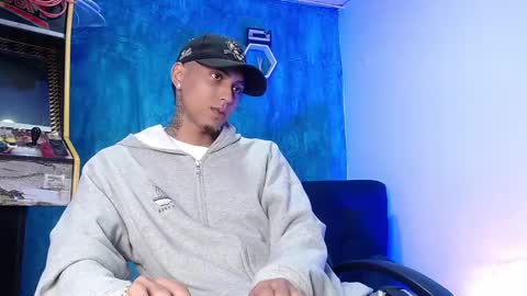 Snapshot of liiaam_lee_ chatting on January 23, 12:52 pm Daniel online show from January 23, 12:52 pm