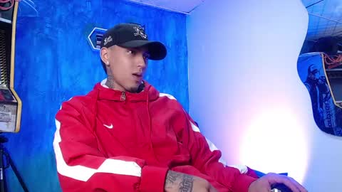 Snapshot of liiaam_lee_ chatting on January 4, 1:10 pm Daniel online show from January 4, 1:10 pm