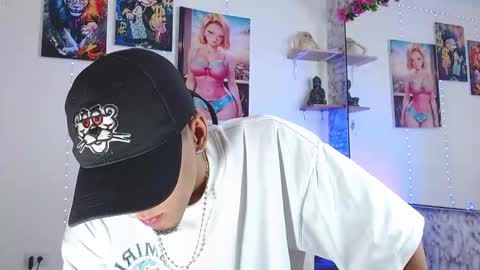 Snapshot of liiaam_lee_ chatting on September 18, 10:12 pm Daniel online show from September 18, 10:12 pm