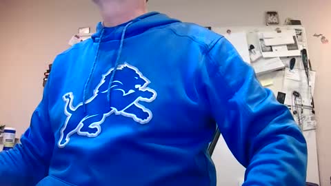 liketowatch online show from December 13, 7:10 pm